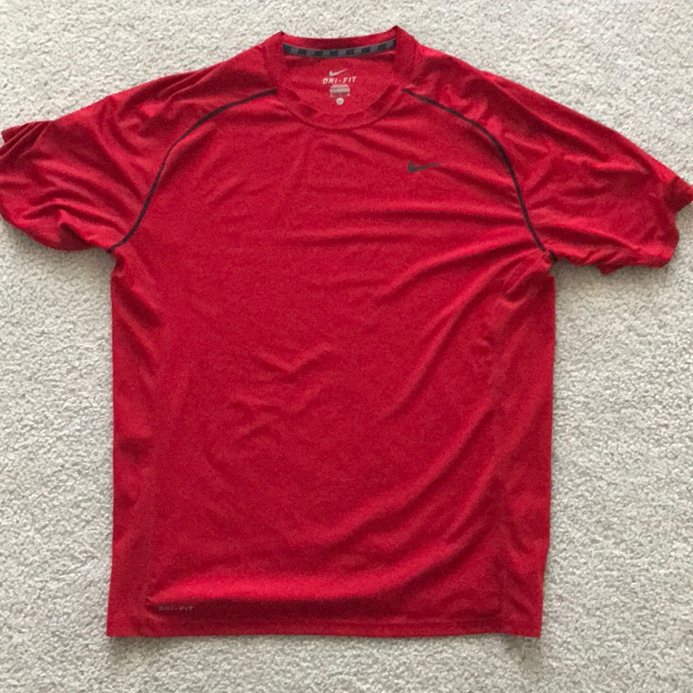 Nike Men’s Dri-Fit Short-Sleeve Tee